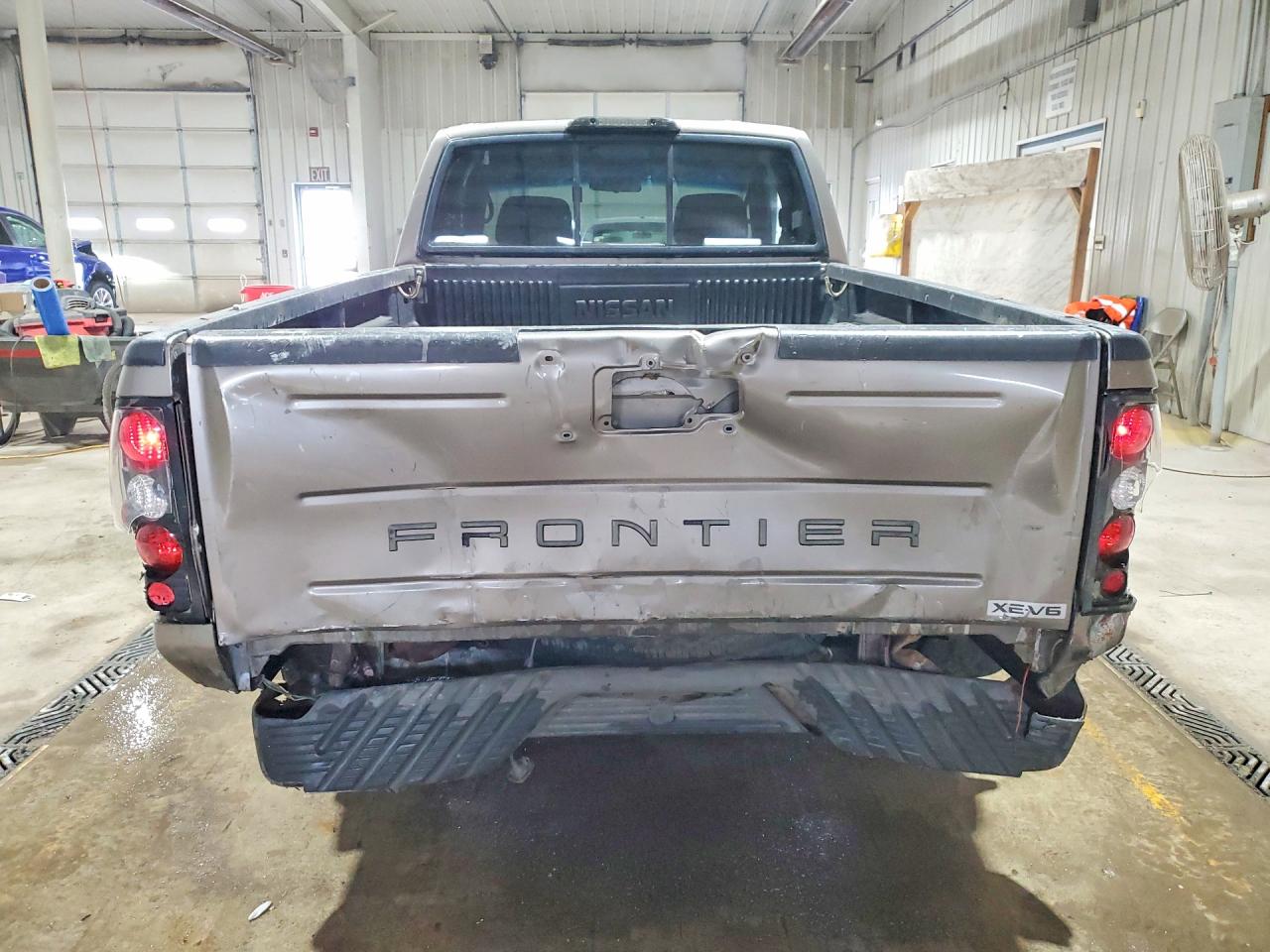 2004 NISSAN FRONTIER XE-V6 photo 11
