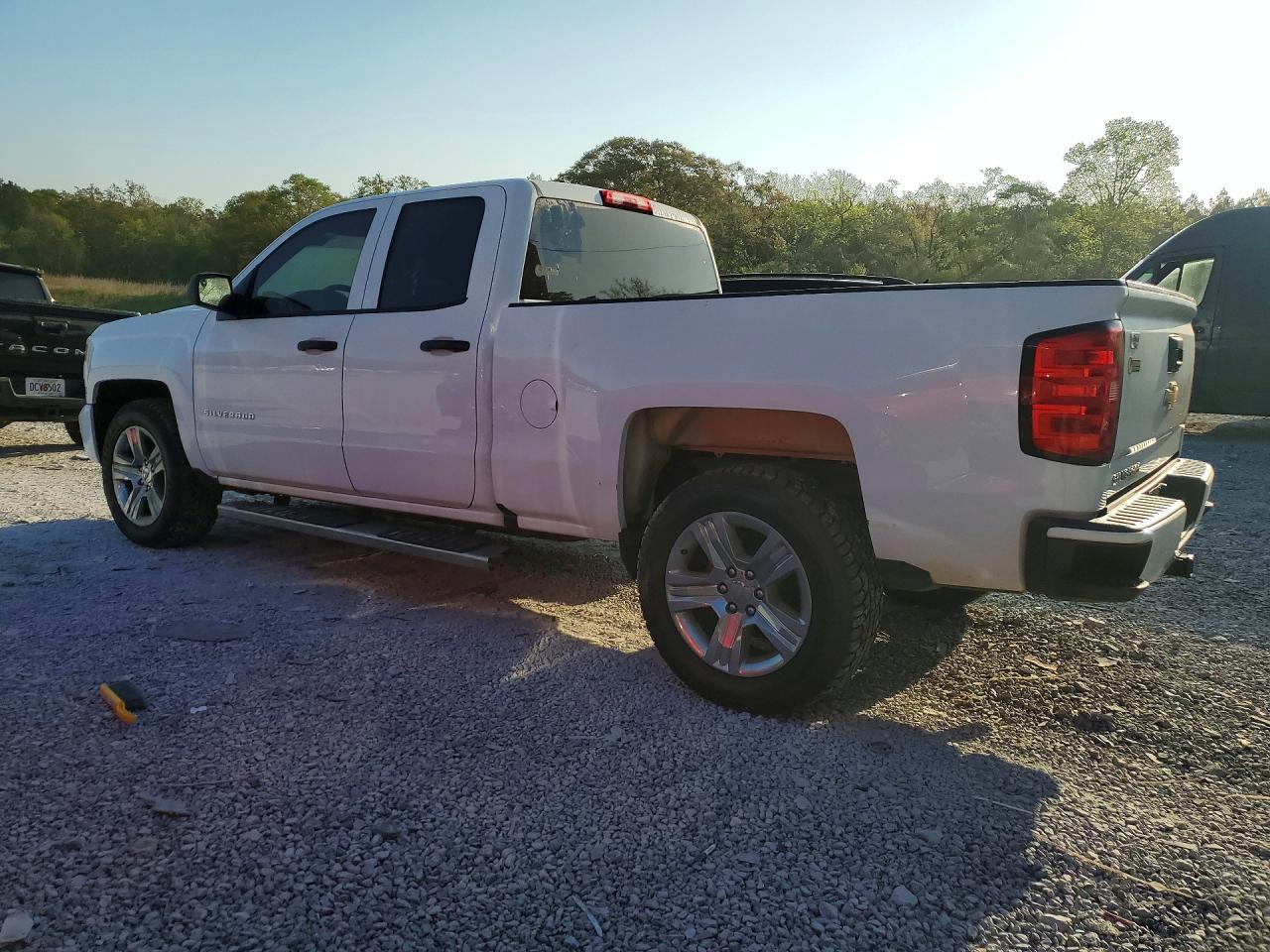 2018 CHEVROLET SILVERADO C1500 CUSTOM photo 2
