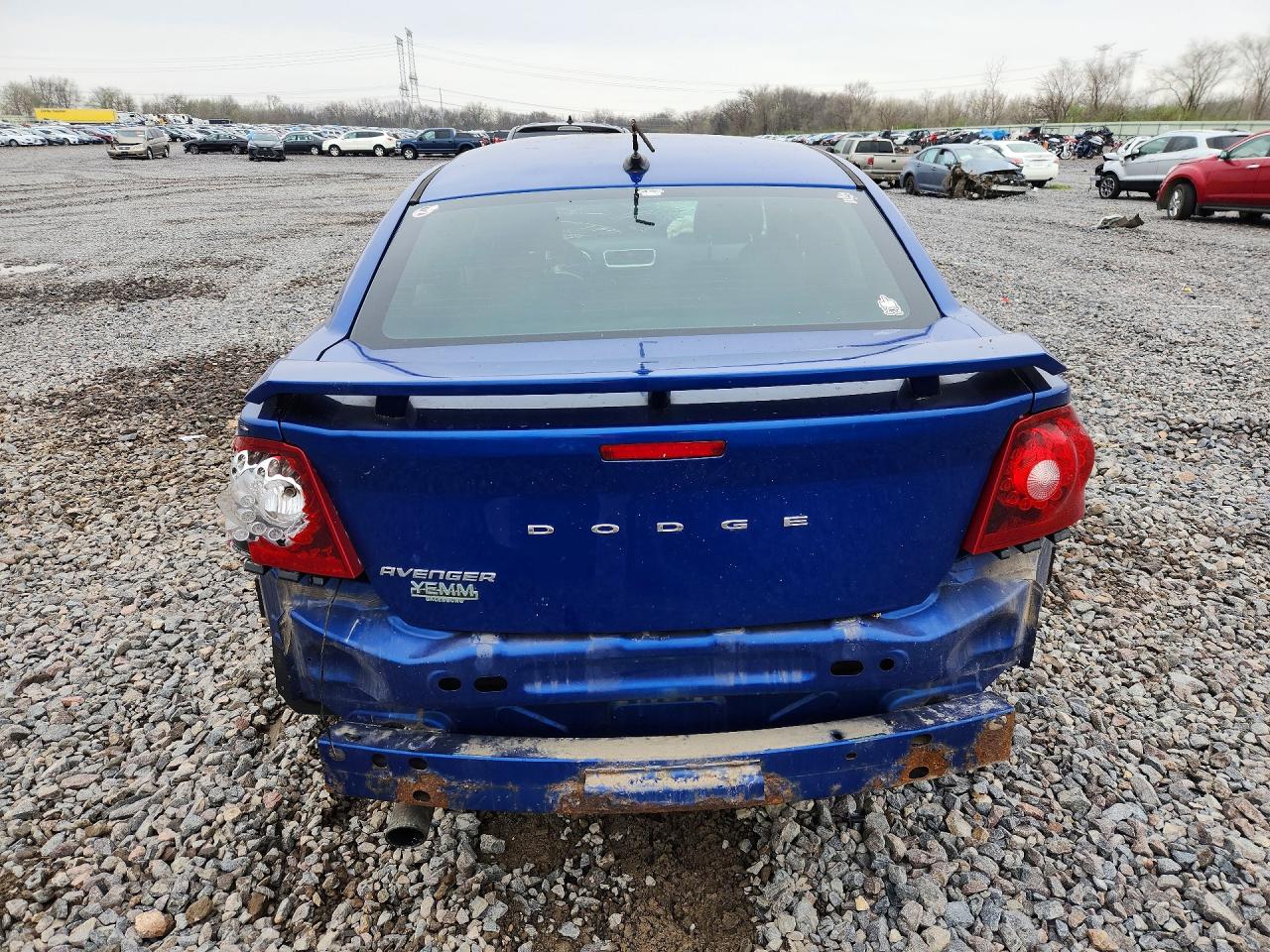 2014 DODGE AVENGER SE photo 16