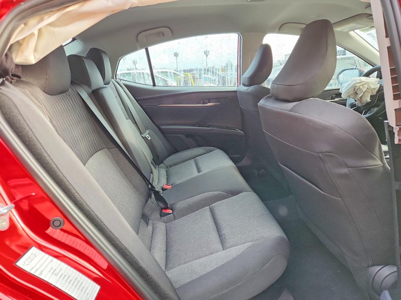 2026 TOYOTA CAMRY LE photo 19