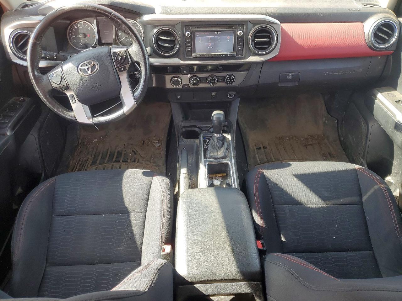 2017 TOYOTA TACOMA SR5 V6 photo 22