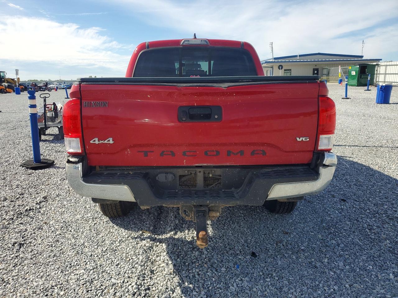 2017 TOYOTA TACOMA SR5 V6 photo 16