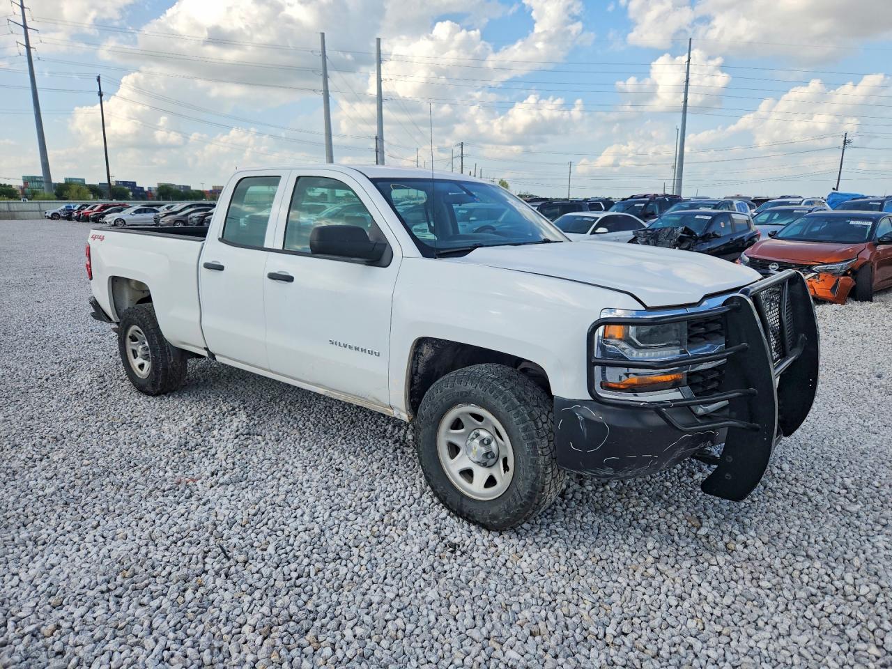 2018 CHEVROLET SILVERADO K1500 photo 10