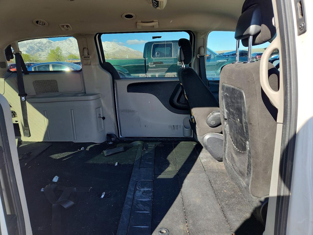 2012 DODGE GRAND CARAVAN SE photo 11