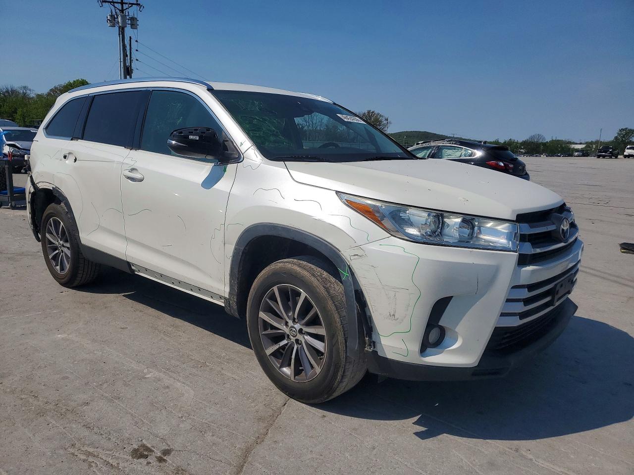 2019 TOYOTA HIGHLANDER photo 10