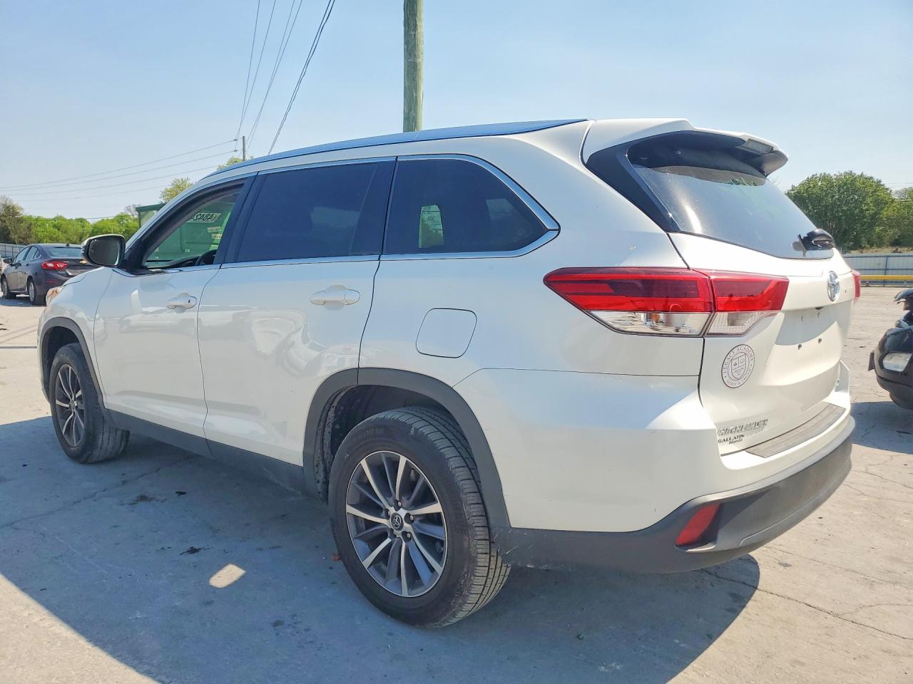 2019 TOYOTA HIGHLANDER photo 4