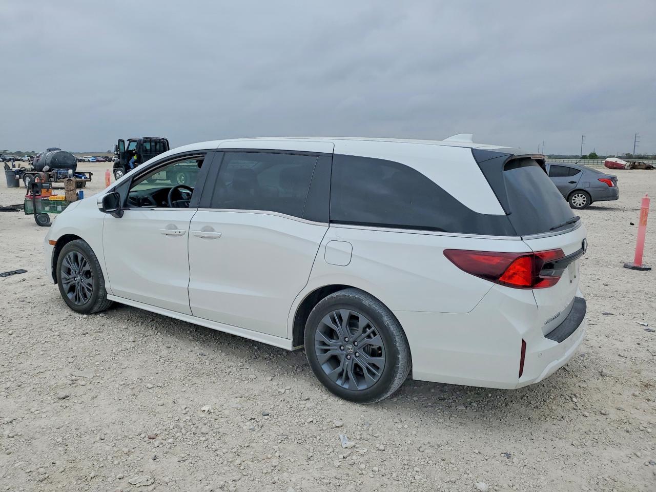 2025 HONDA ODYSSEY TOURING photo 4
