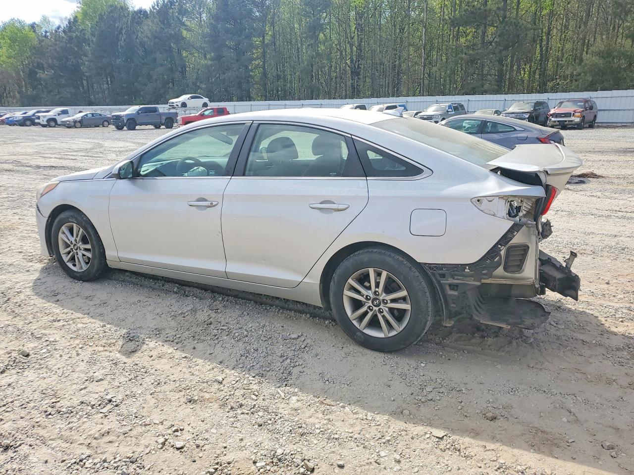 2017 HYUNDAI SONATA BASE photo 4