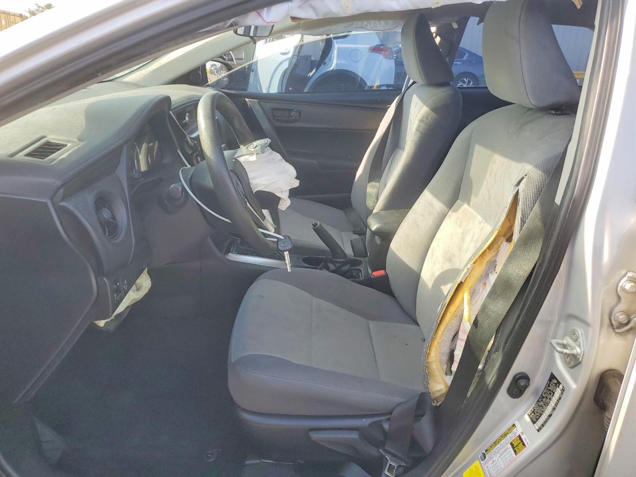 2018 TOYOTA COROLLA L photo 13