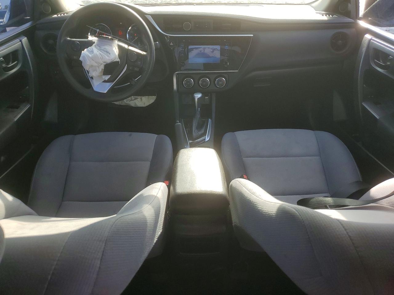 2018 TOYOTA COROLLA L photo 15