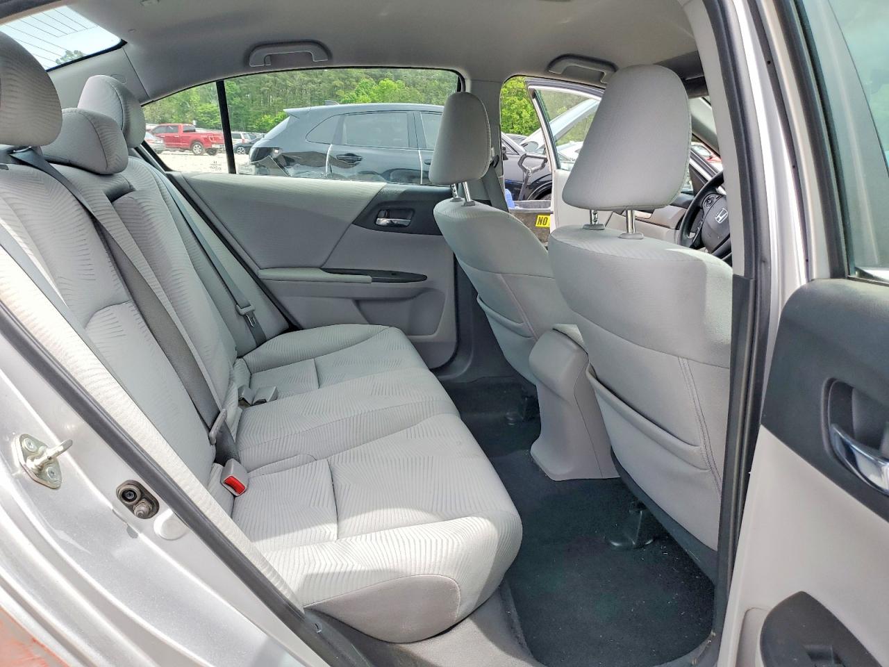 2015 HONDA ACCORD LX photo 19