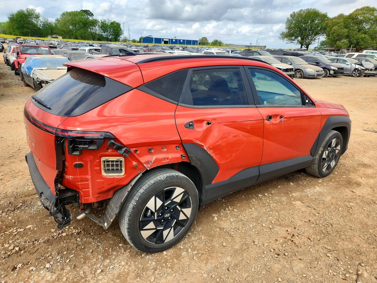 2024 HYUNDAI KONA SEL photo 7