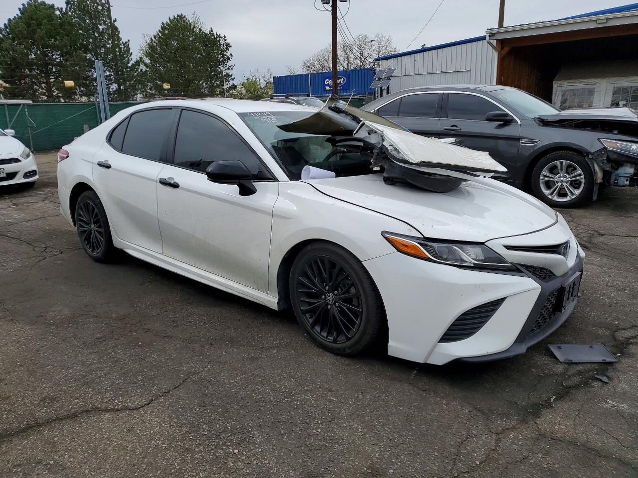 2020 TOYOTA CAMRY SE NIGHTSHADE photo 4