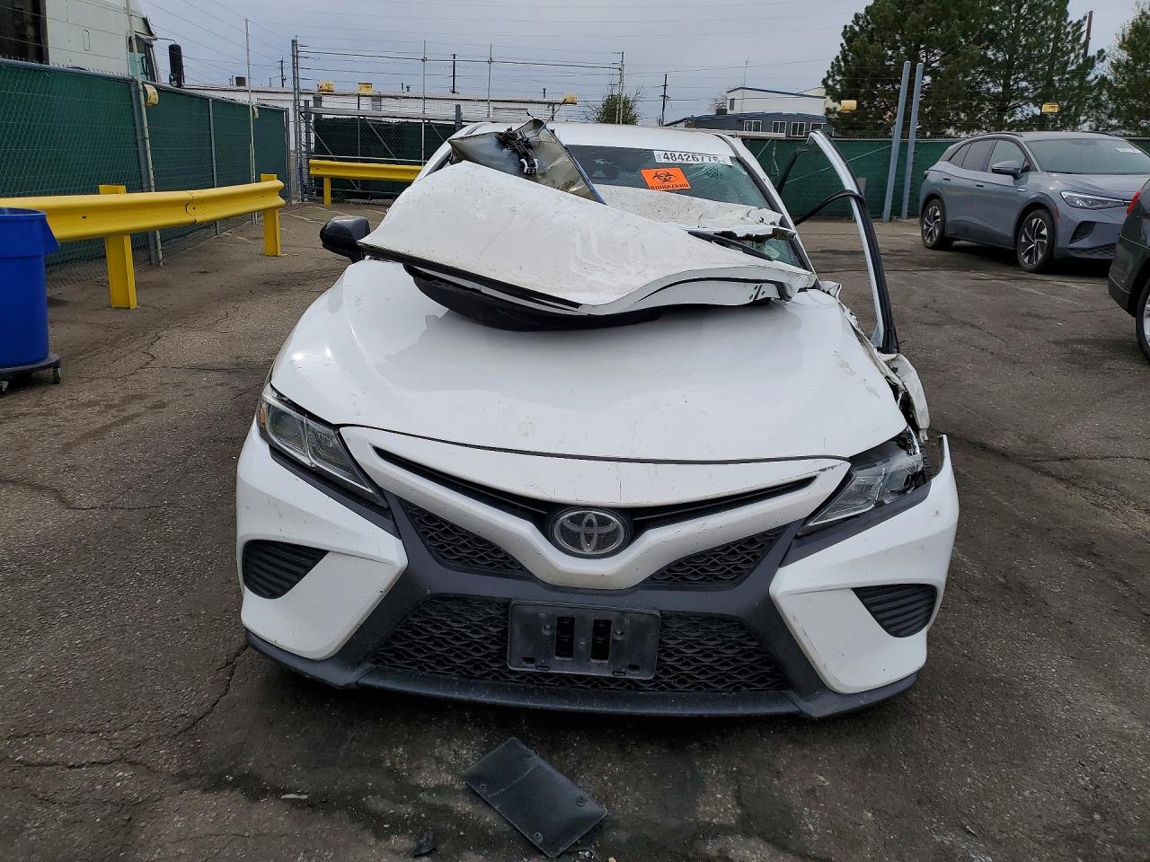 2020 TOYOTA CAMRY SE NIGHTSHADE photo 5