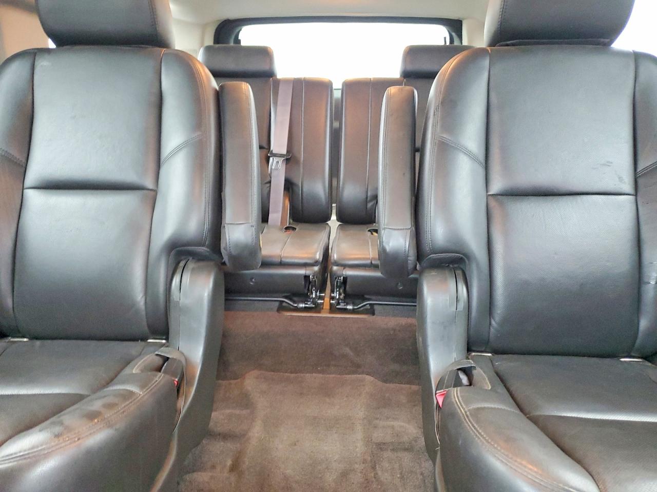 2011 GMC YUKON XL DENALI photo 19