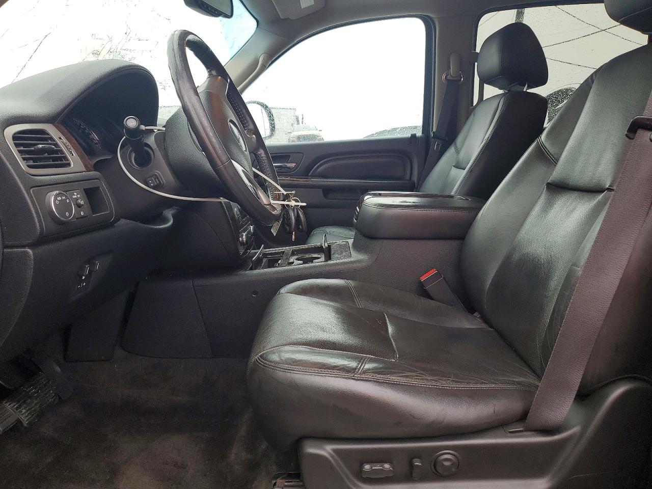 2011 GMC YUKON XL DENALI photo 13
