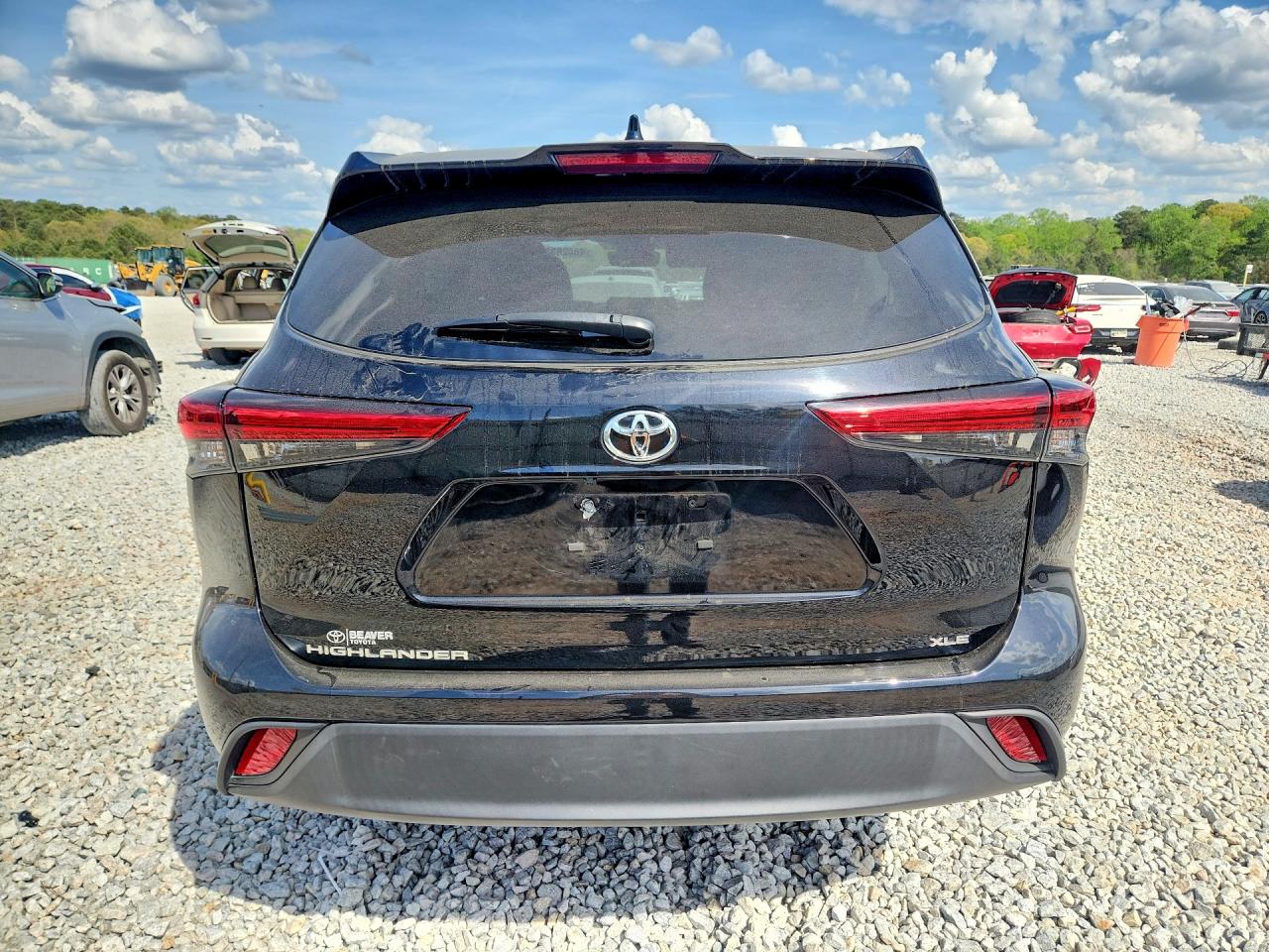 2023 TOYOTA HIGHLANDER XLE photo 11