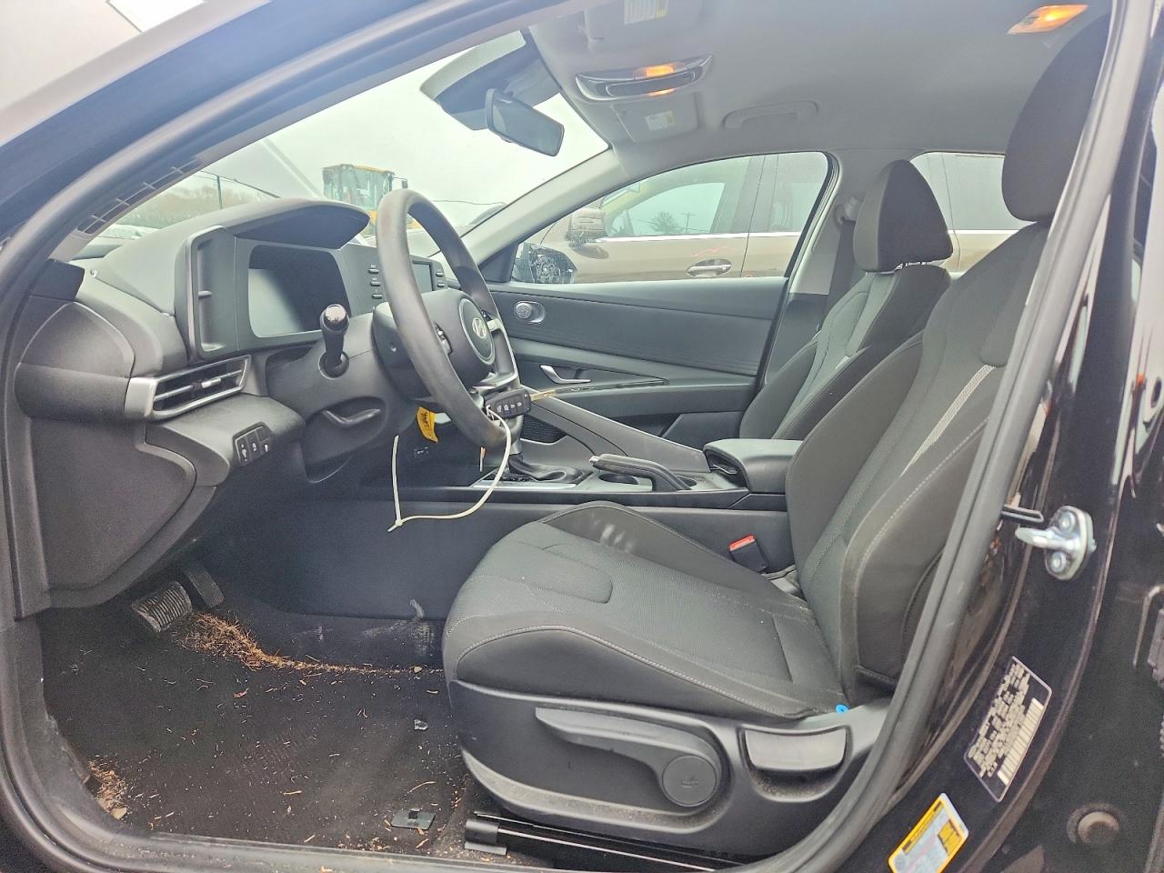 2025 HYUNDAI ELANTRA SE photo 19