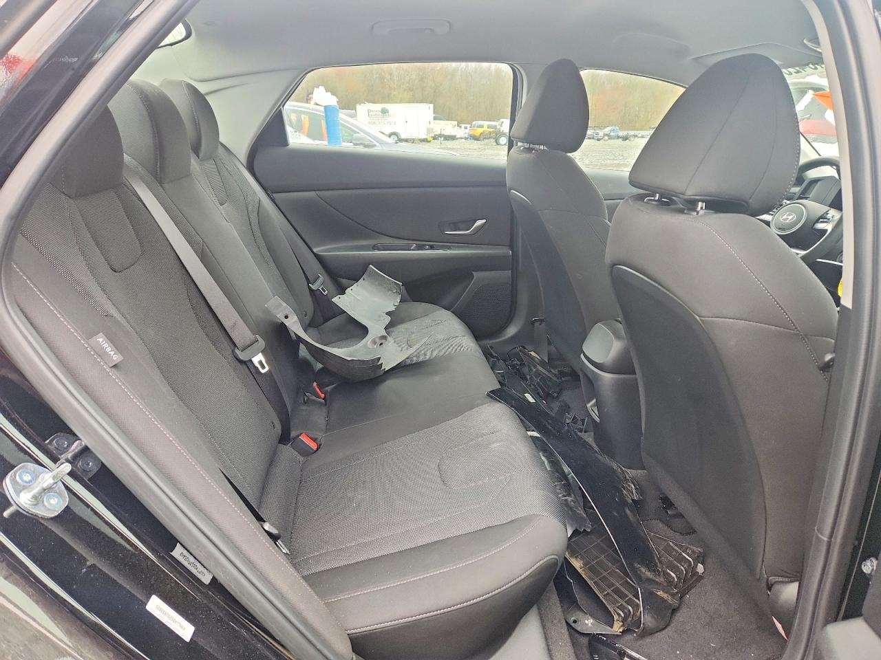 2025 HYUNDAI ELANTRA SE photo 28