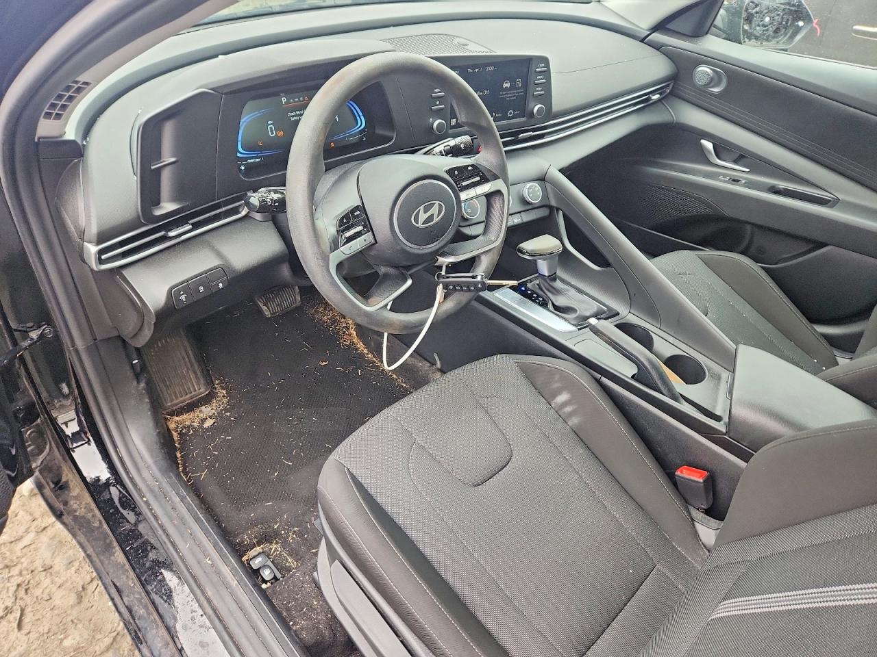 2025 HYUNDAI ELANTRA SE photo 22