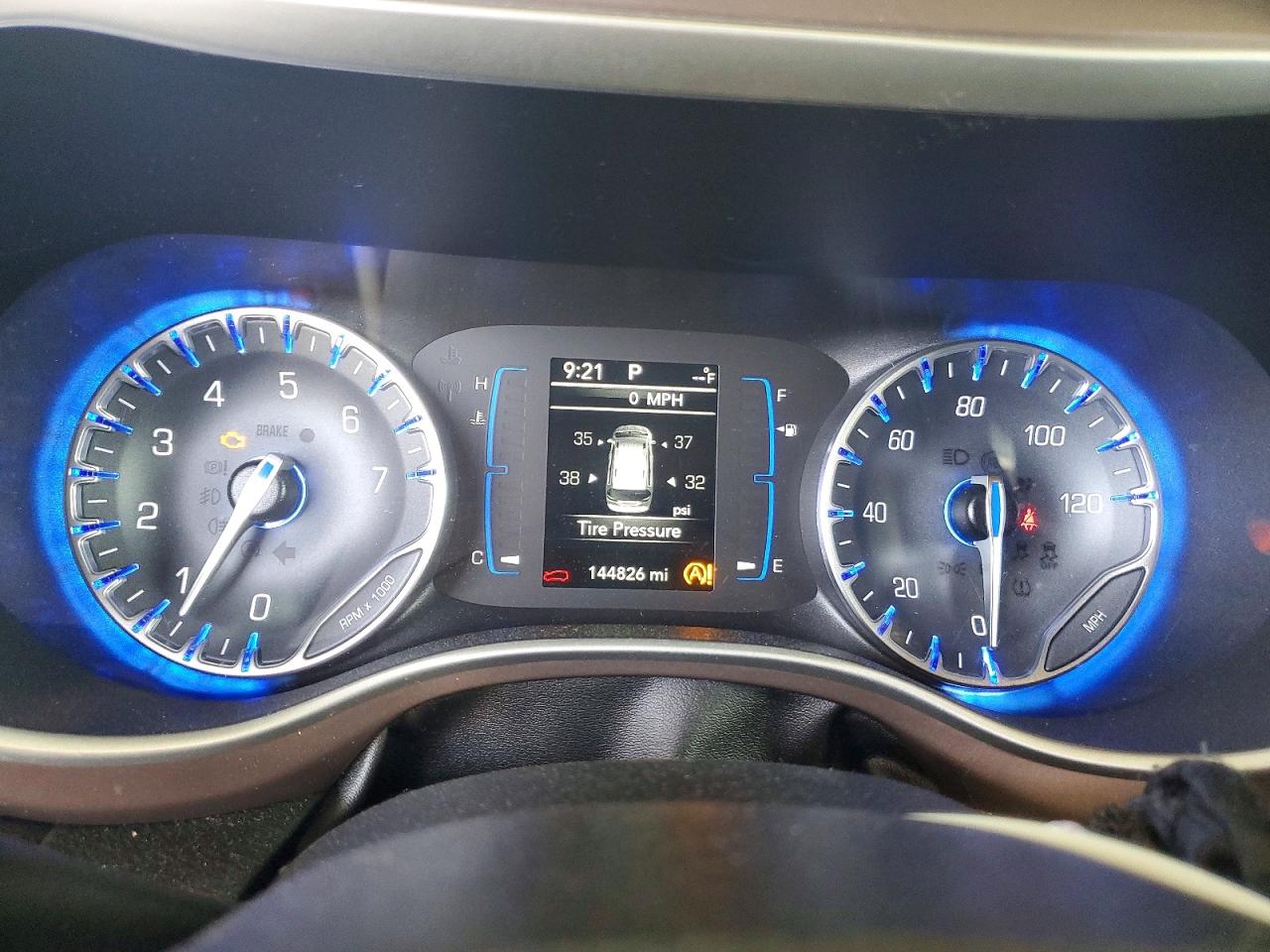 2019 CHRYSLER PACIFICA TOURING L photo 9