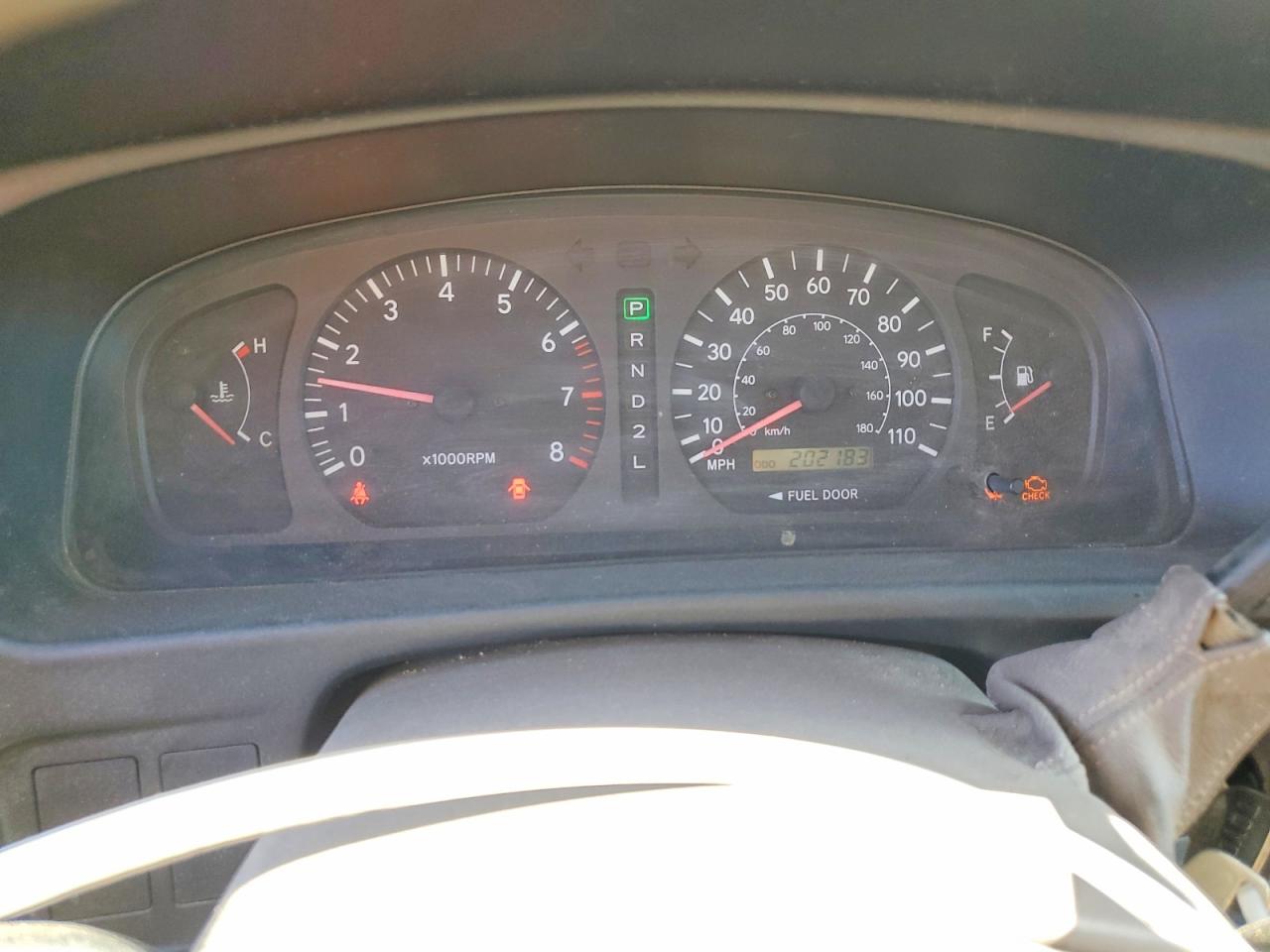 1998 TOYOTA SIENNA LE photo 17