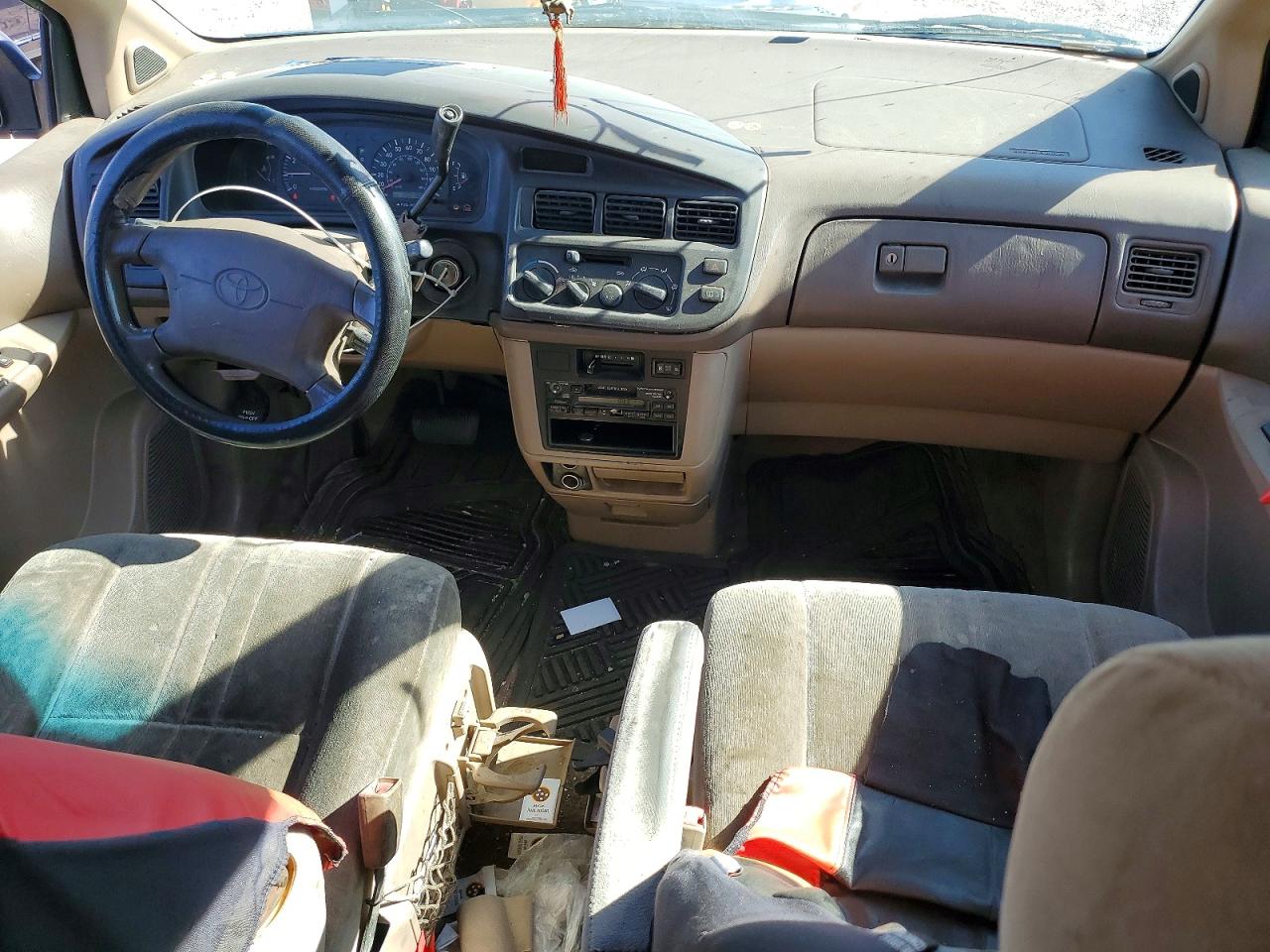 1998 TOYOTA SIENNA LE photo 15
