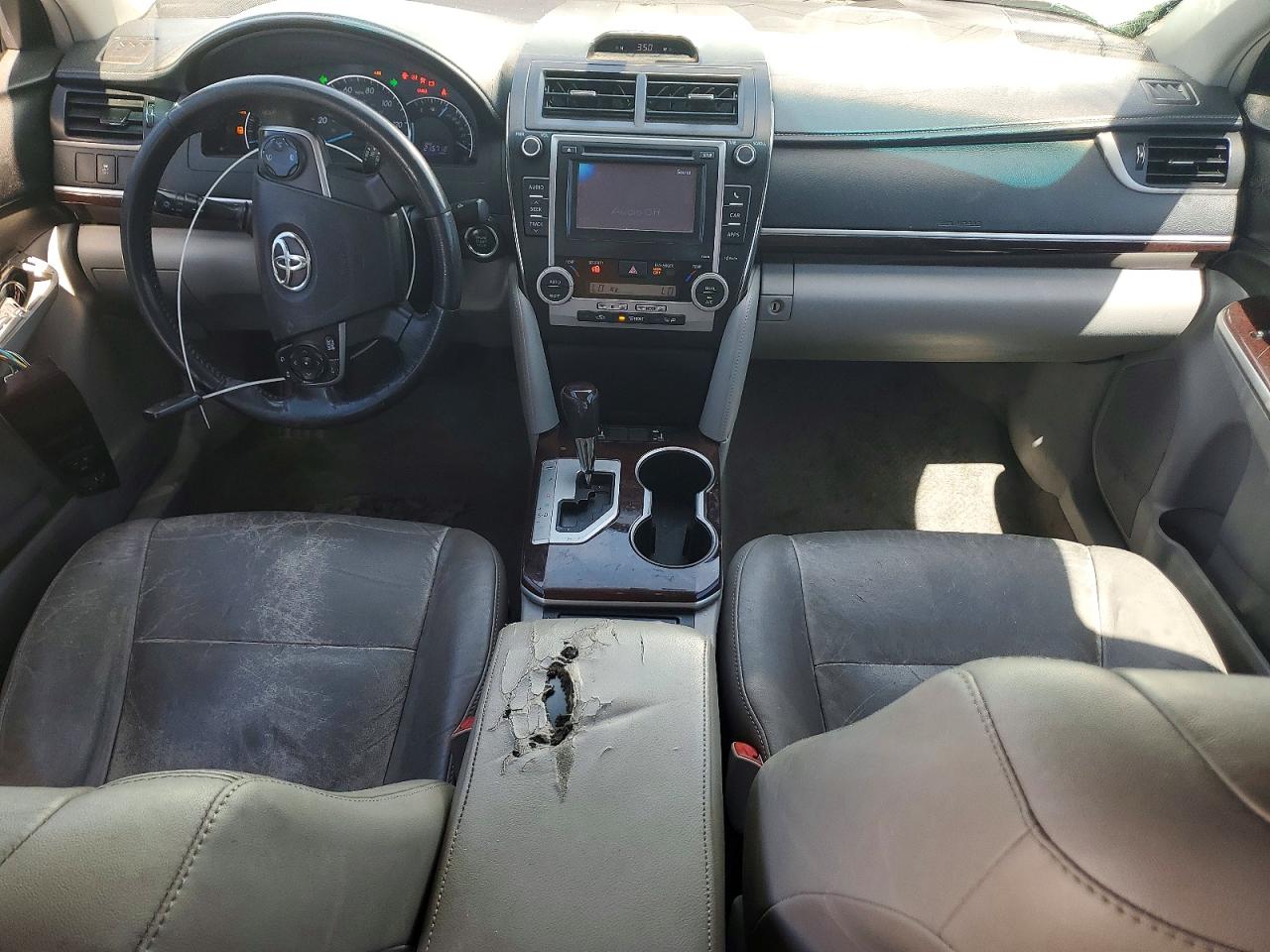 2014 TOYOTA CAMRY XLE photo 8