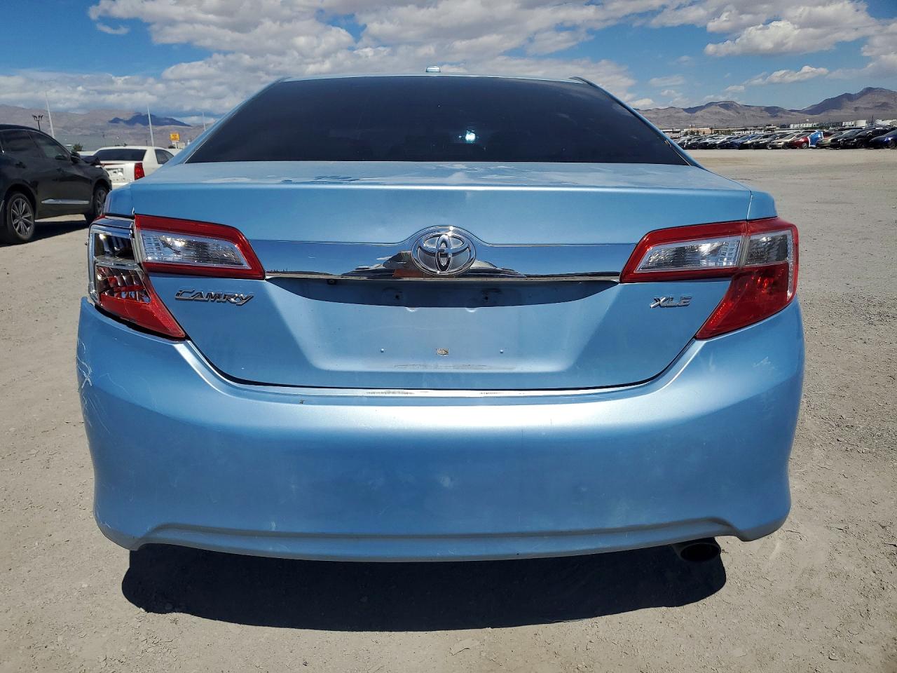 2014 TOYOTA CAMRY XLE photo 6