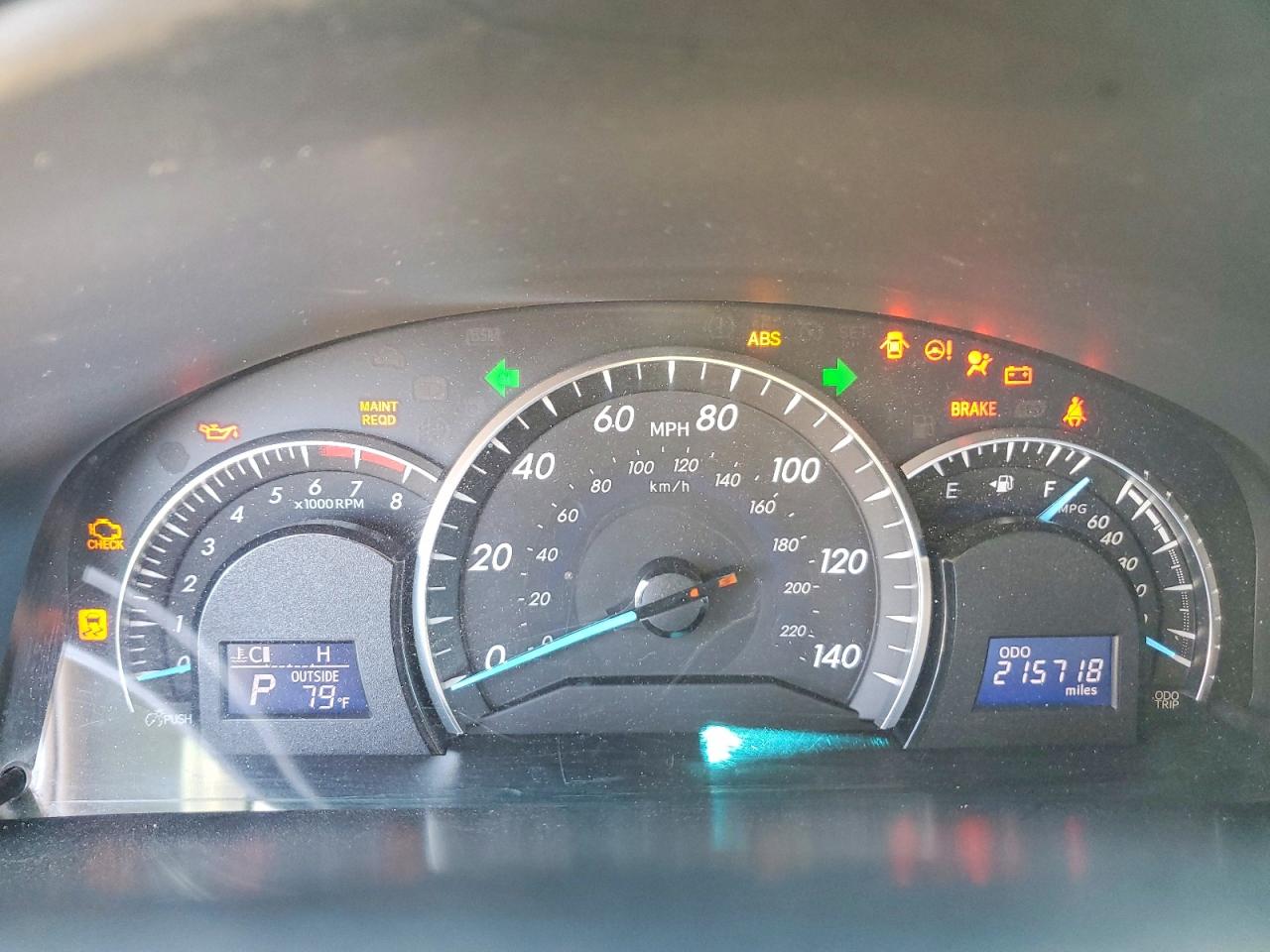 2014 TOYOTA CAMRY XLE photo 9