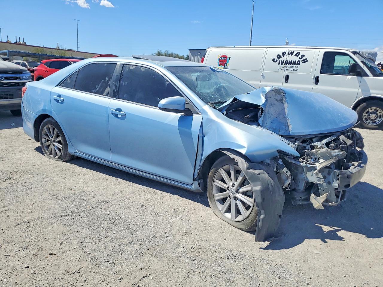 2014 TOYOTA CAMRY XLE photo 4