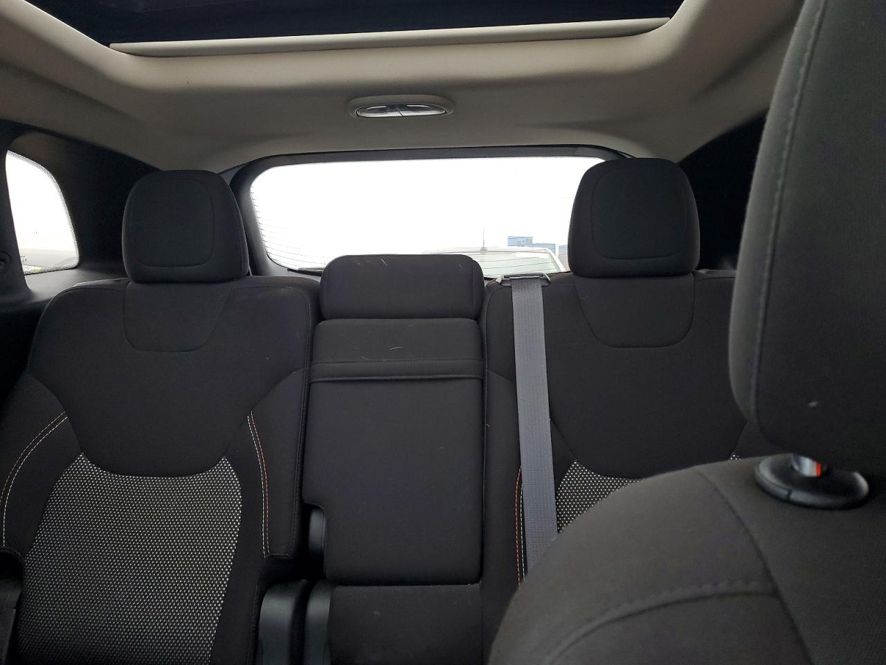 2016 JEEP CHEROKEE LATITUDE photo 10