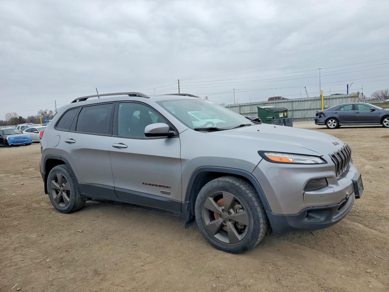2016 JEEP CHEROKEE LATITUDE photo 4