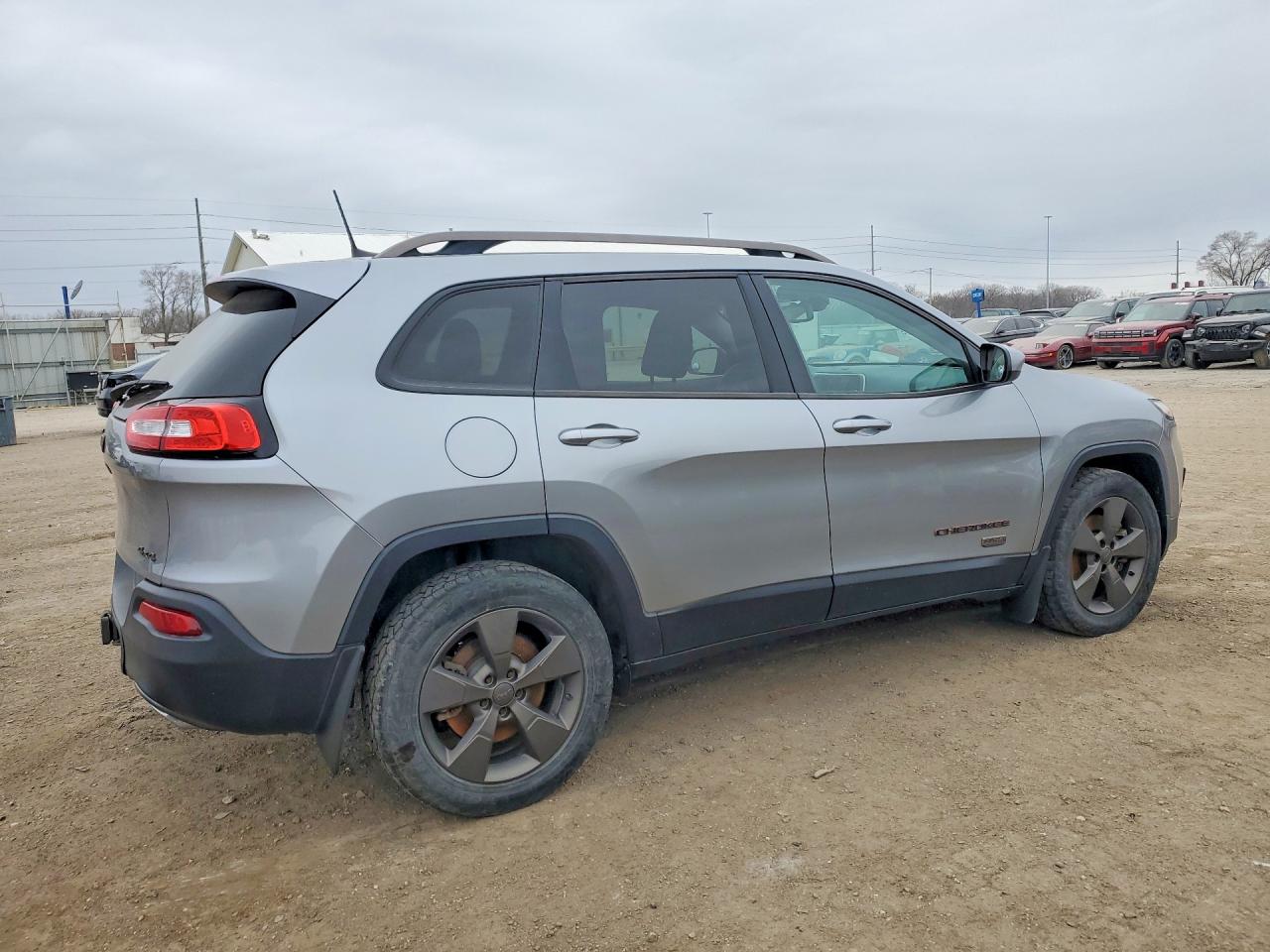 2016 JEEP CHEROKEE LATITUDE photo 3
