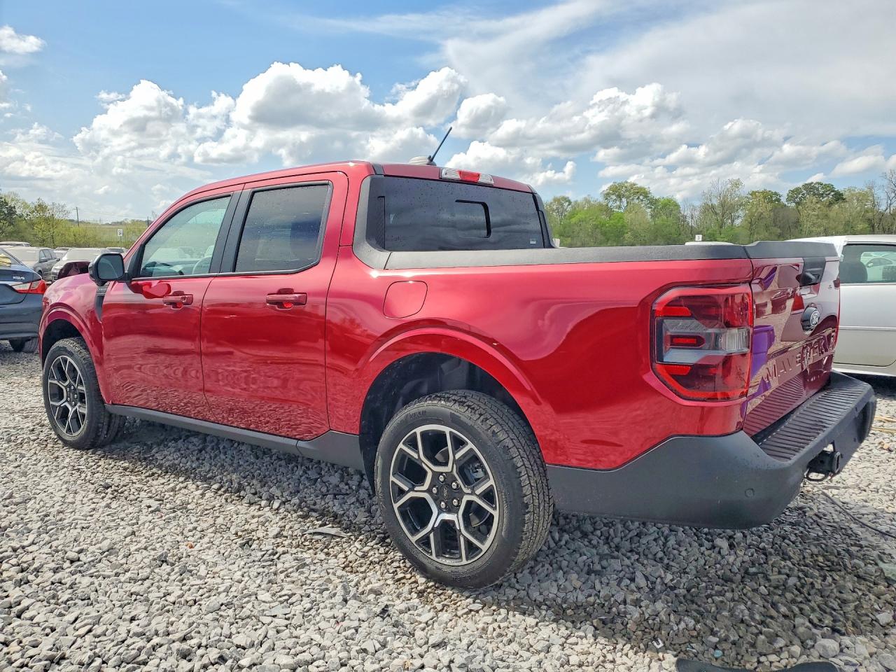 2025 FORD MAVERICK LARIAT photo 4