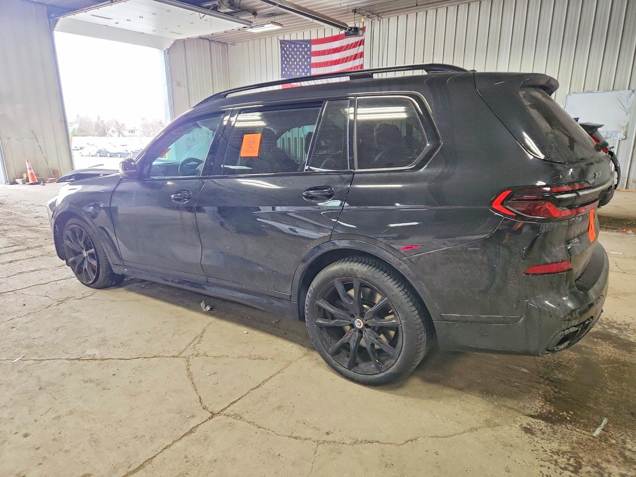 2023 BMW X7 photo 4