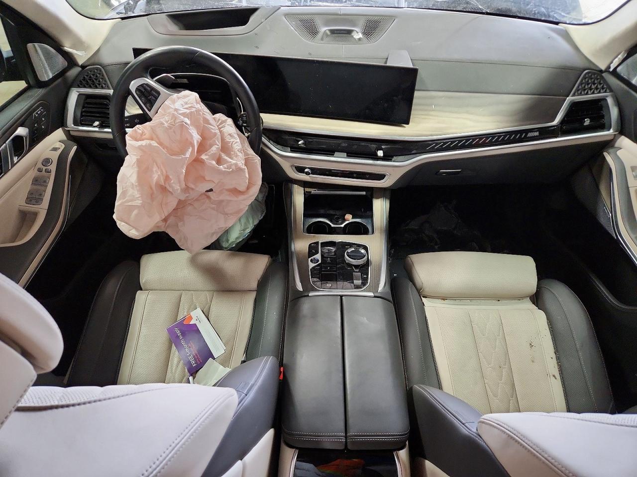 2023 BMW X7 photo 22