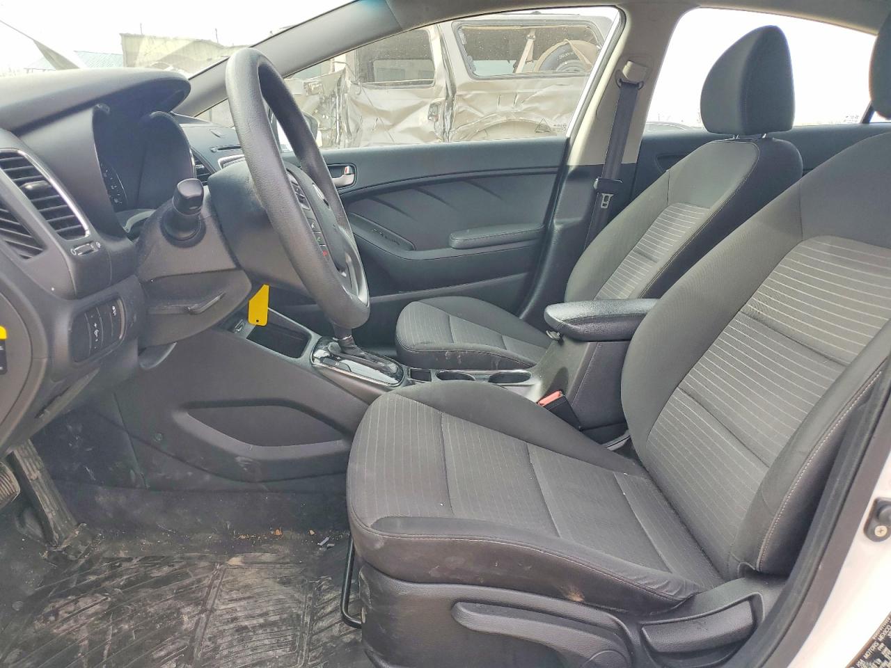 2017 KIA FORTE LX photo 13