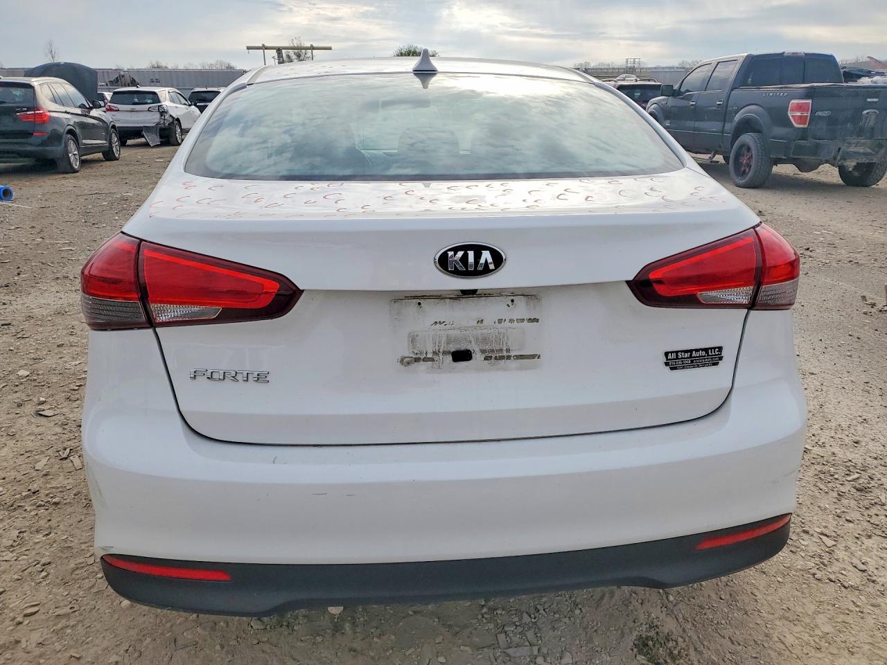 2017 KIA FORTE LX photo 11