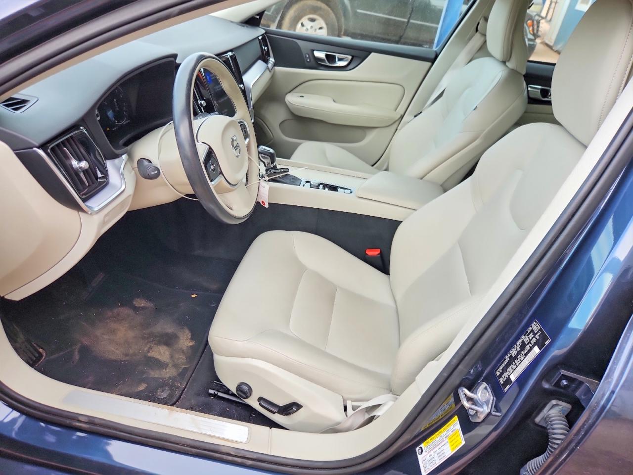 2020 VOLVO S60 T5 MOMENTUM photo 19