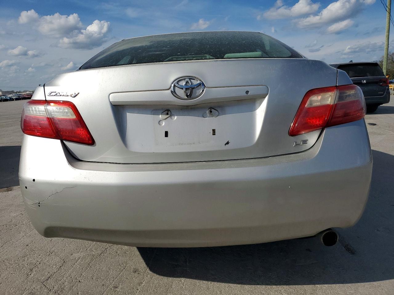 2009 TOYOTA CAMRY LE photo 6