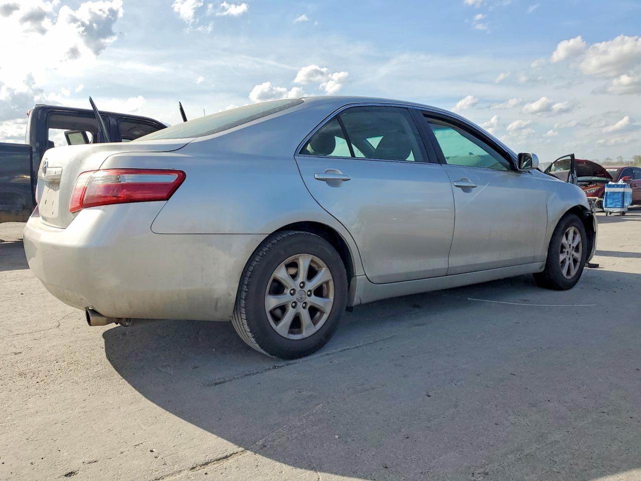 2009 TOYOTA CAMRY LE photo 3