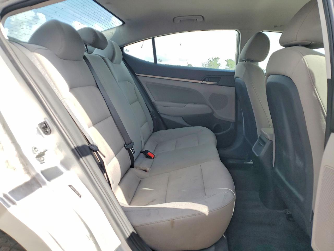 2018 HYUNDAI ELANTRA SEL photo 19