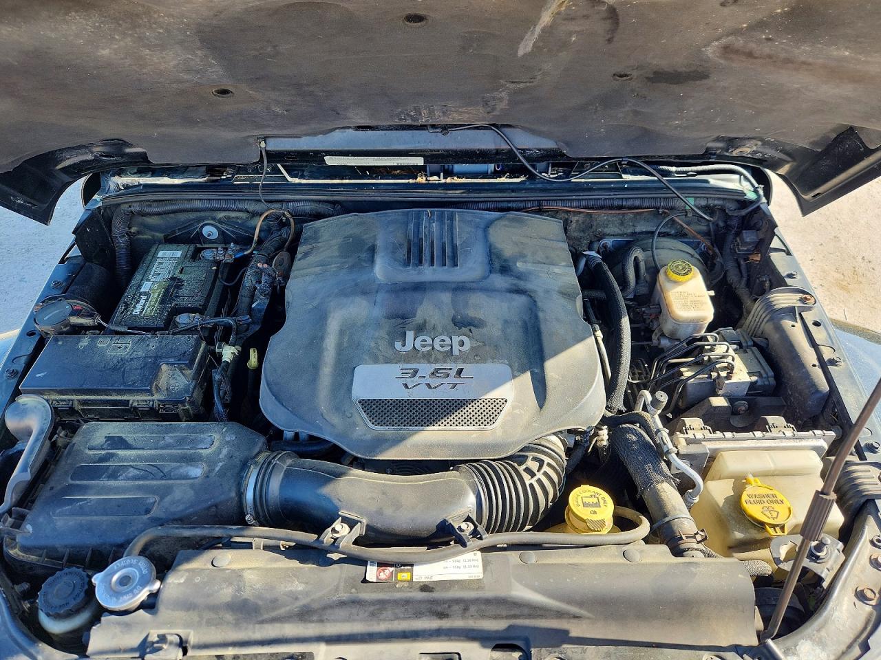 2012 JEEP WRANGLER UNLIMITED SAHARA photo 21