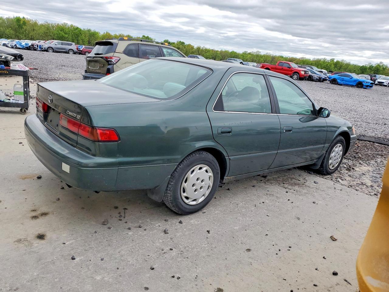 1999 TOYOTA CAMRY LE photo 3