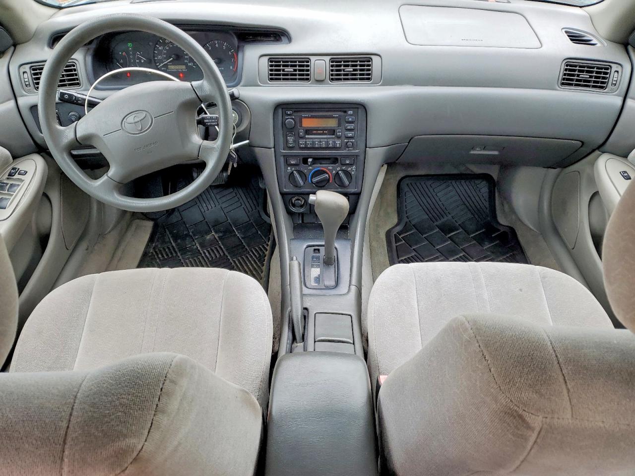 1999 TOYOTA CAMRY LE photo 8