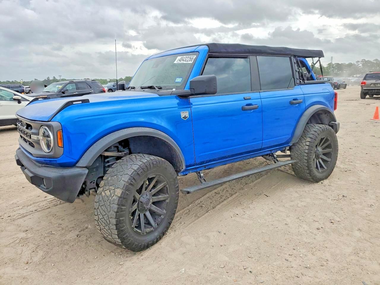 2022 FORD BRONCO