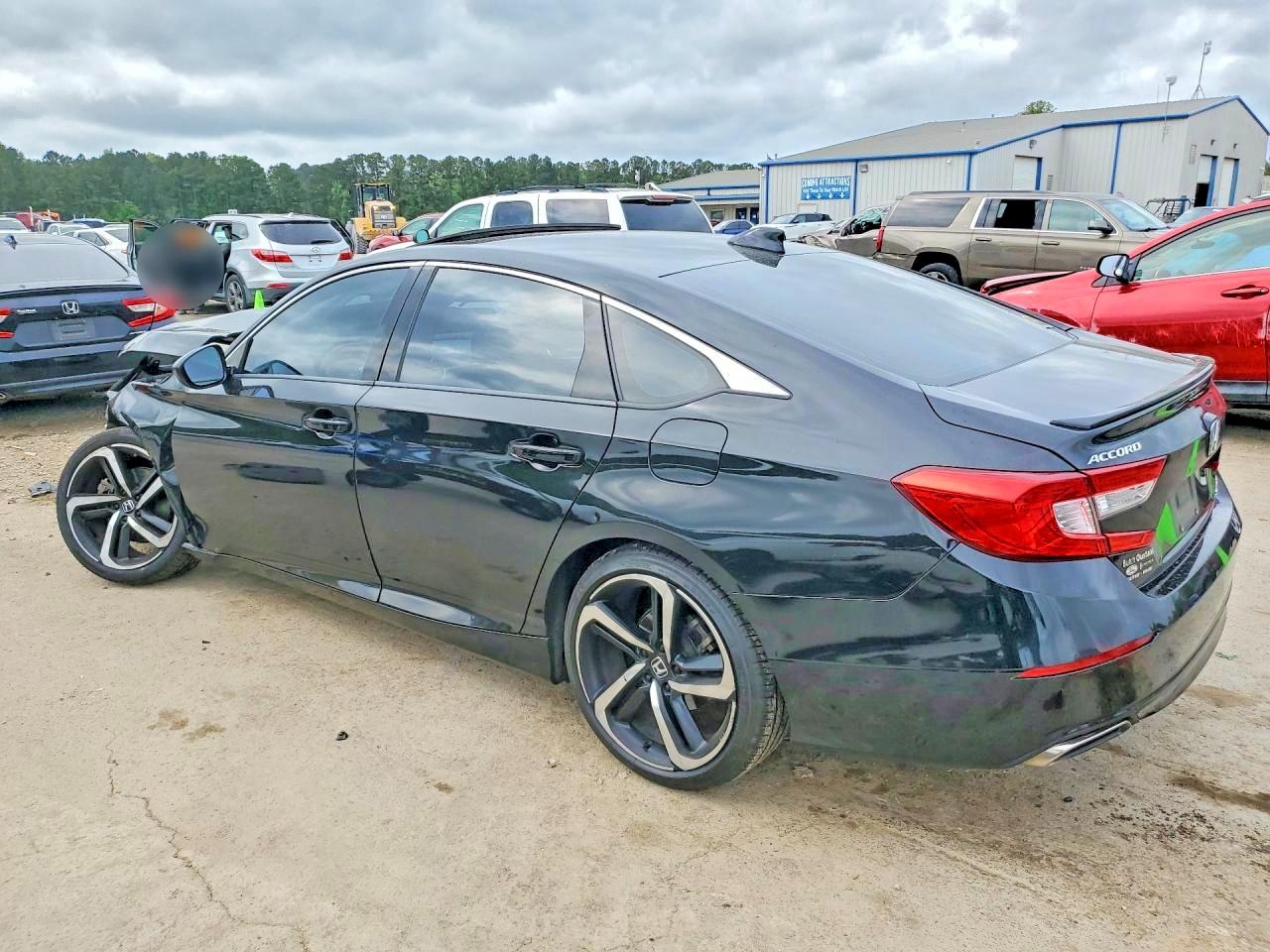 2018 HONDA ACCORD SPORT photo 3