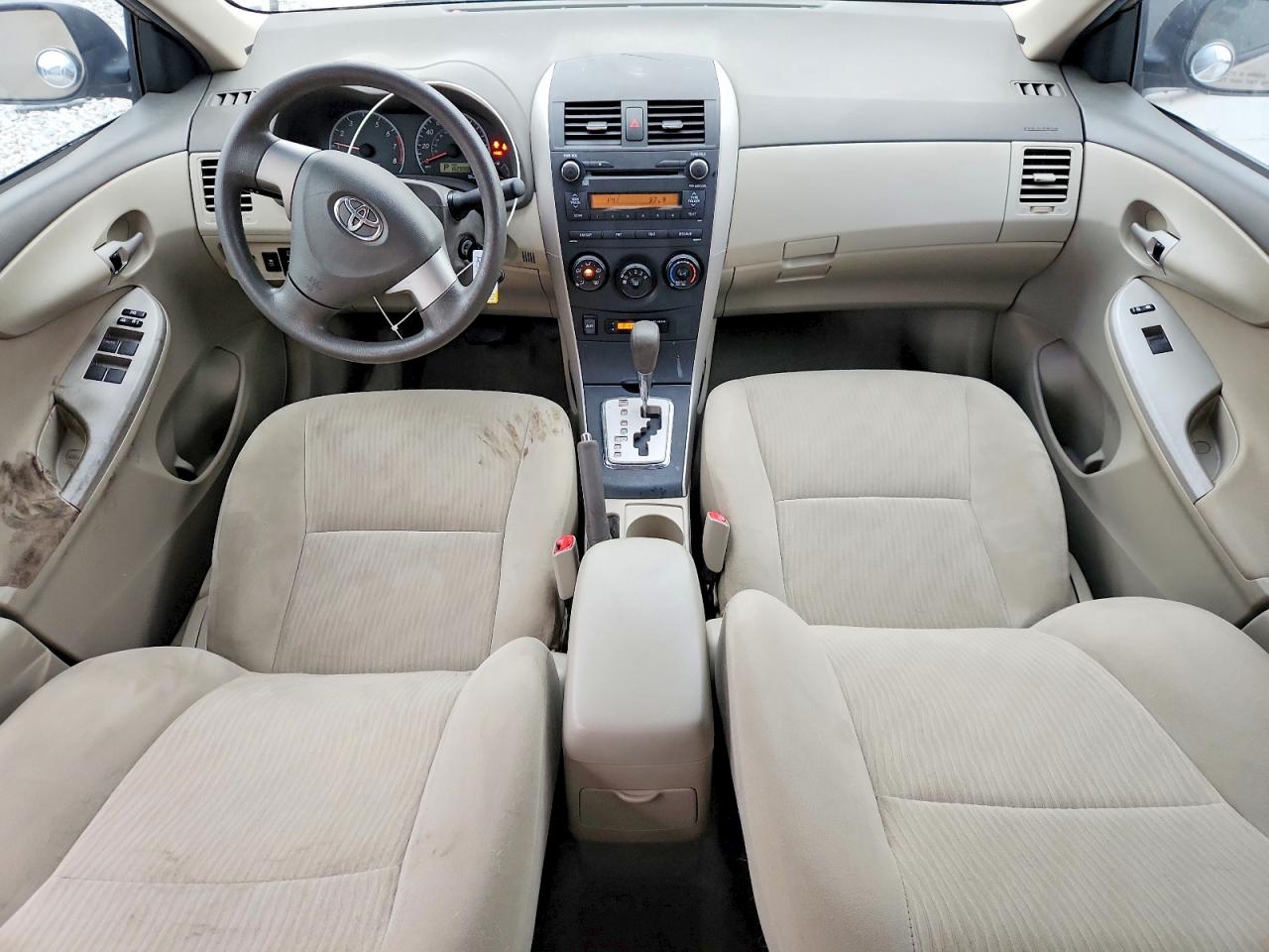 2010 TOYOTA COROLLA LE photo 8