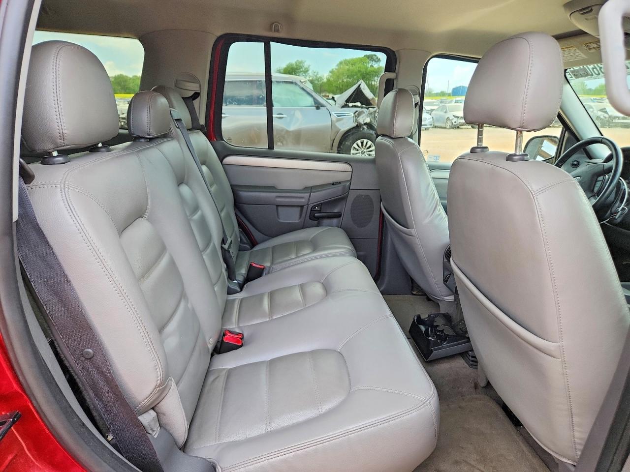 2004 FORD EXPLORER XLT photo 31